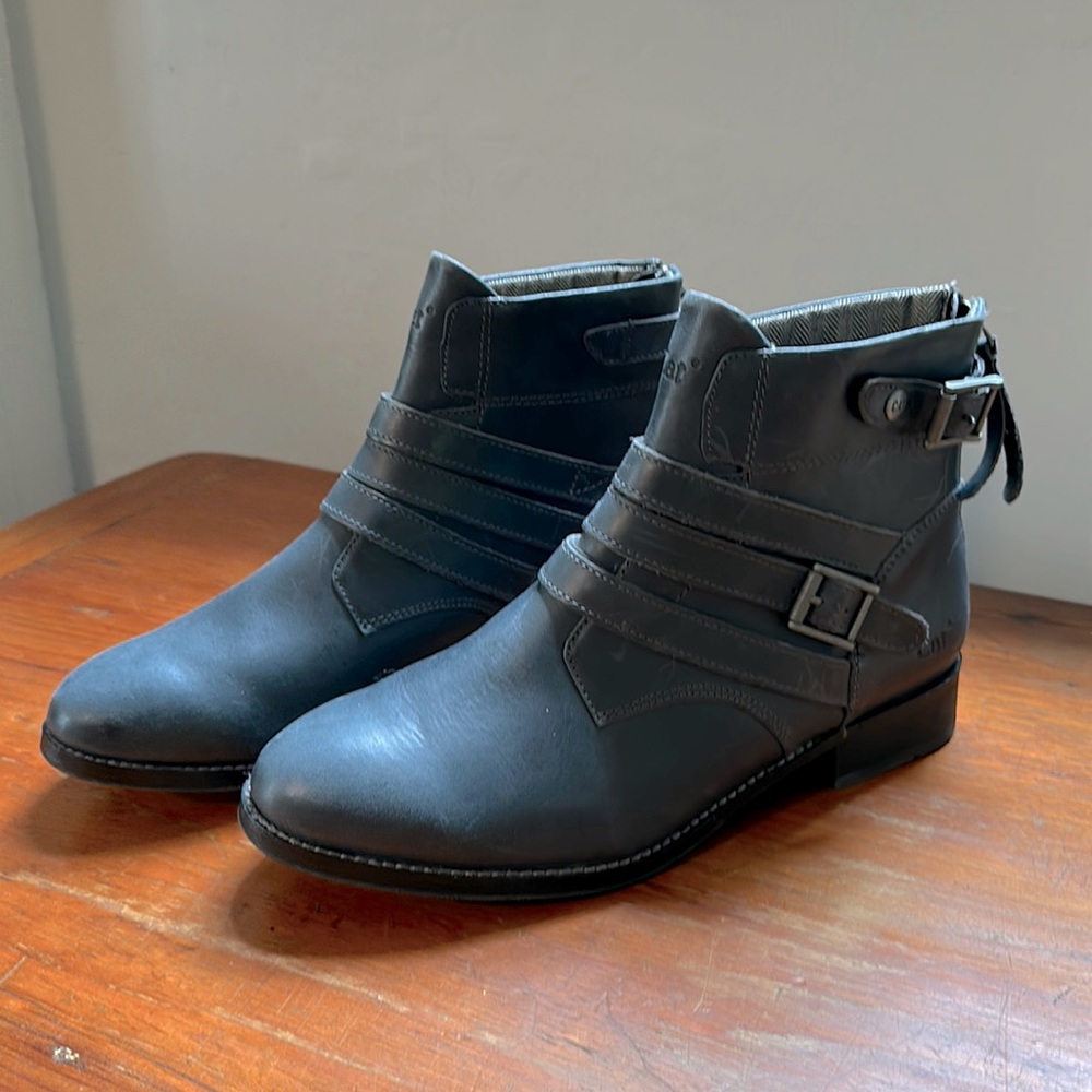 NWT Caterpillar boots